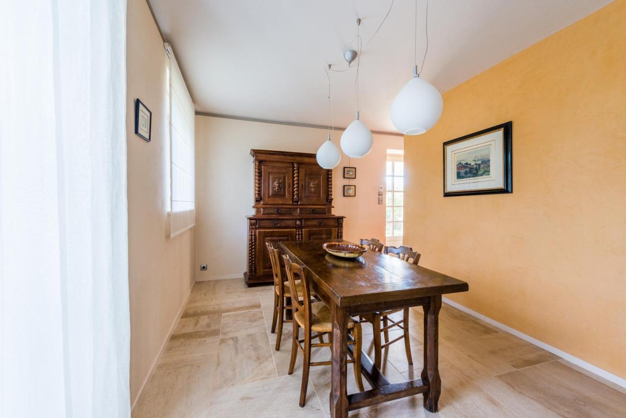 Hotel-Restaurant Le Chateau De Besseuil, Macon Nord - Teritoria Clesse  ภายนอก รูปภาพ
