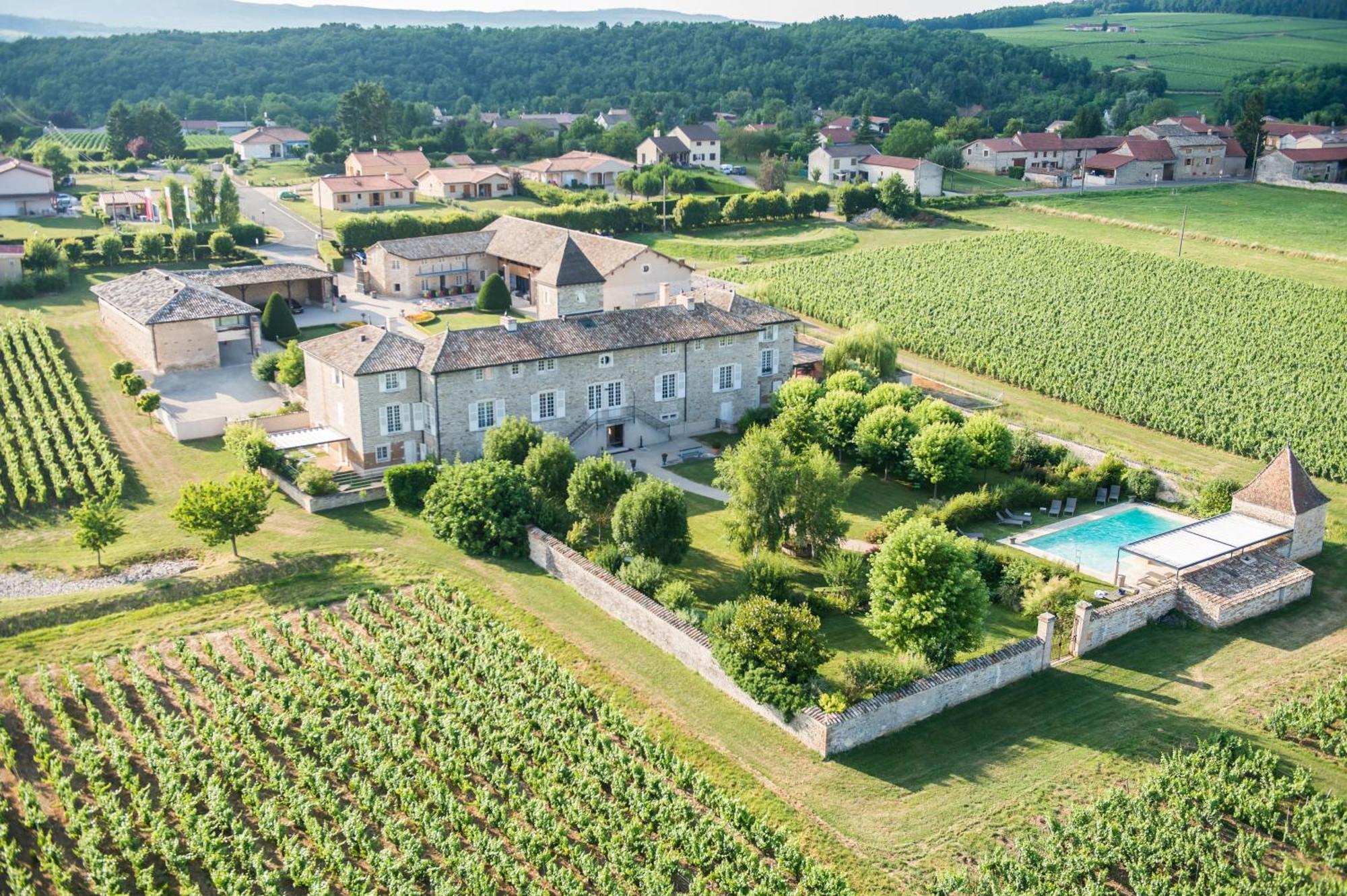 Hotel-Restaurant Le Chateau De Besseuil, Macon Nord - Teritoria Clesse  ภายนอก รูปภาพ