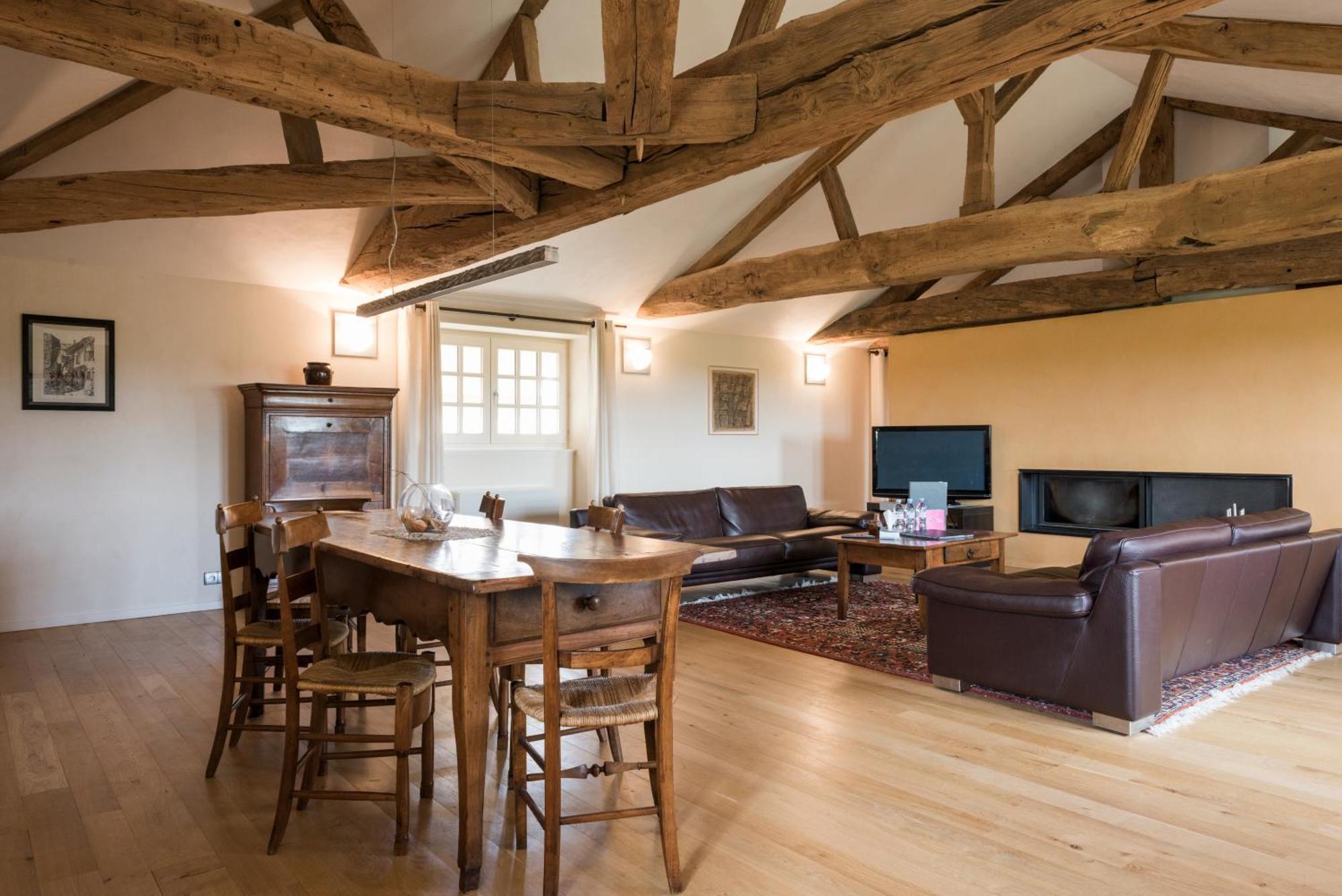 Hotel-Restaurant Le Chateau De Besseuil, Macon Nord - Teritoria Clesse  ภายนอก รูปภาพ