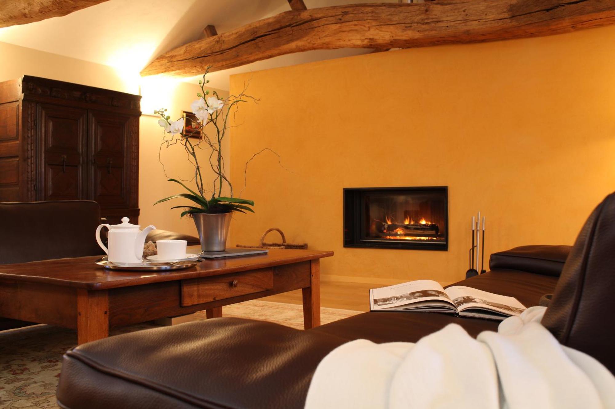 Hotel-Restaurant Le Chateau De Besseuil, Macon Nord - Teritoria Clesse  ภายนอก รูปภาพ
