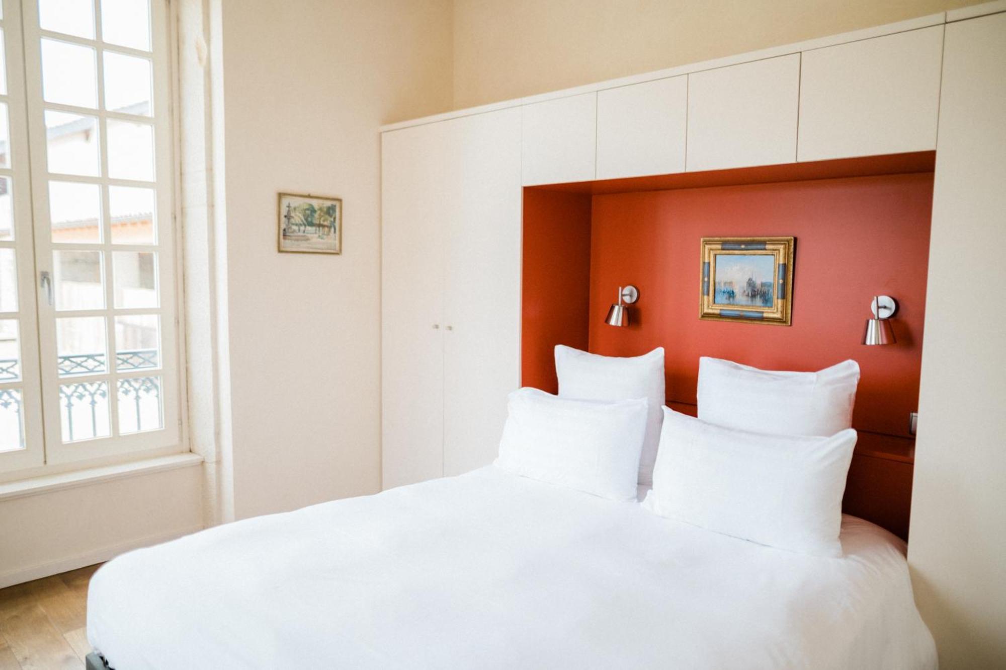 Hotel-Restaurant Le Chateau De Besseuil, Macon Nord - Teritoria Clesse  ภายนอก รูปภาพ