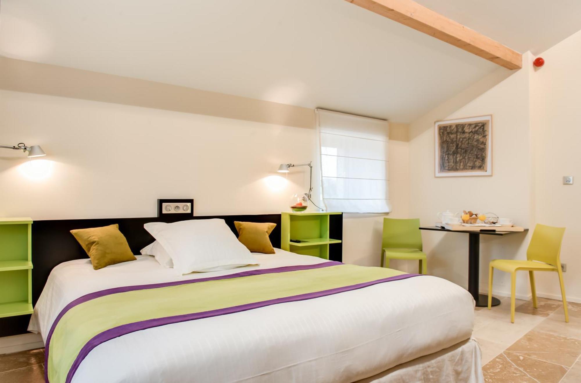 Hotel-Restaurant Le Chateau De Besseuil, Macon Nord - Teritoria Clesse  ภายนอก รูปภาพ