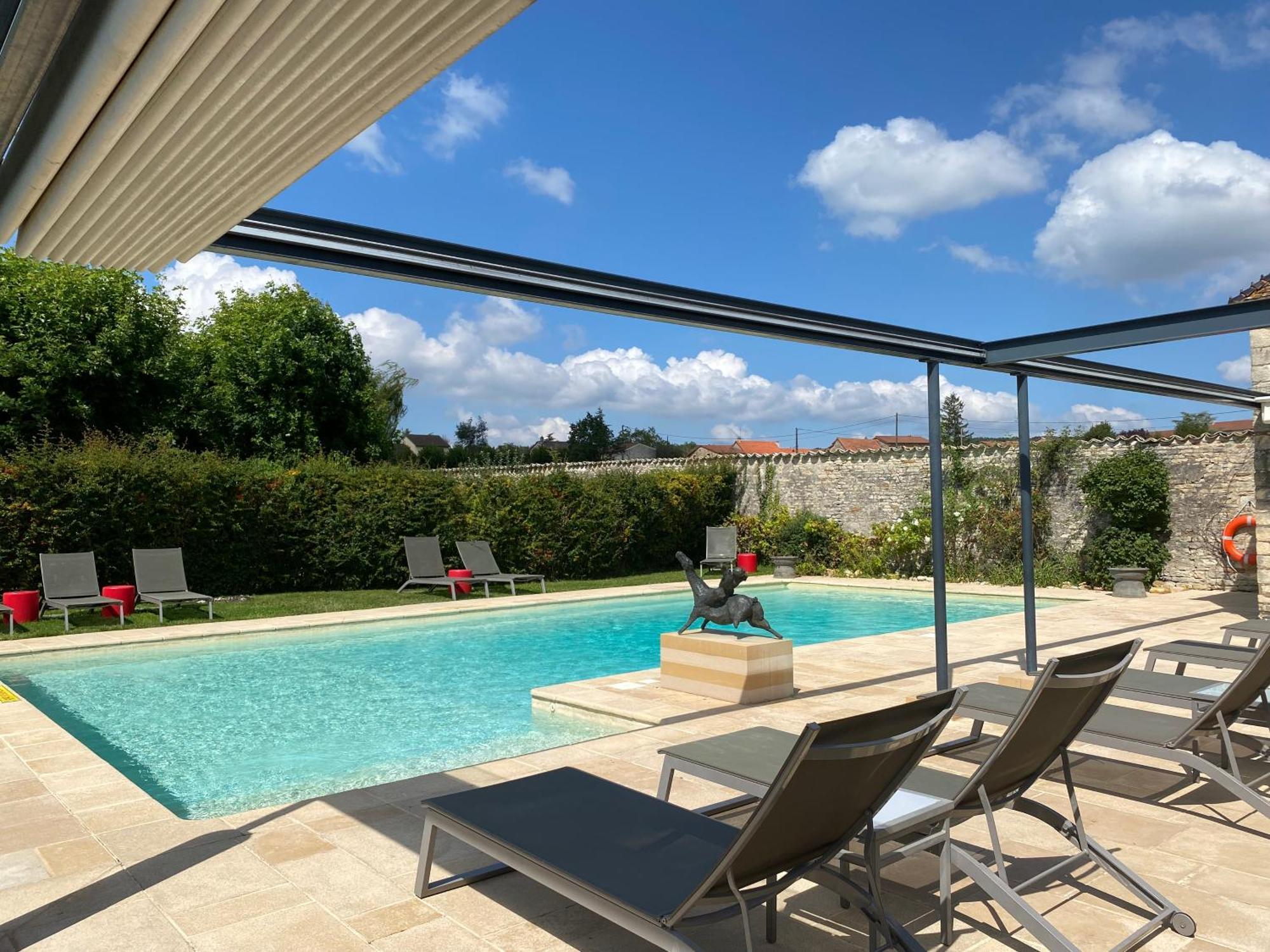 Hotel-Restaurant Le Chateau De Besseuil, Macon Nord - Teritoria Clesse  ภายนอก รูปภาพ