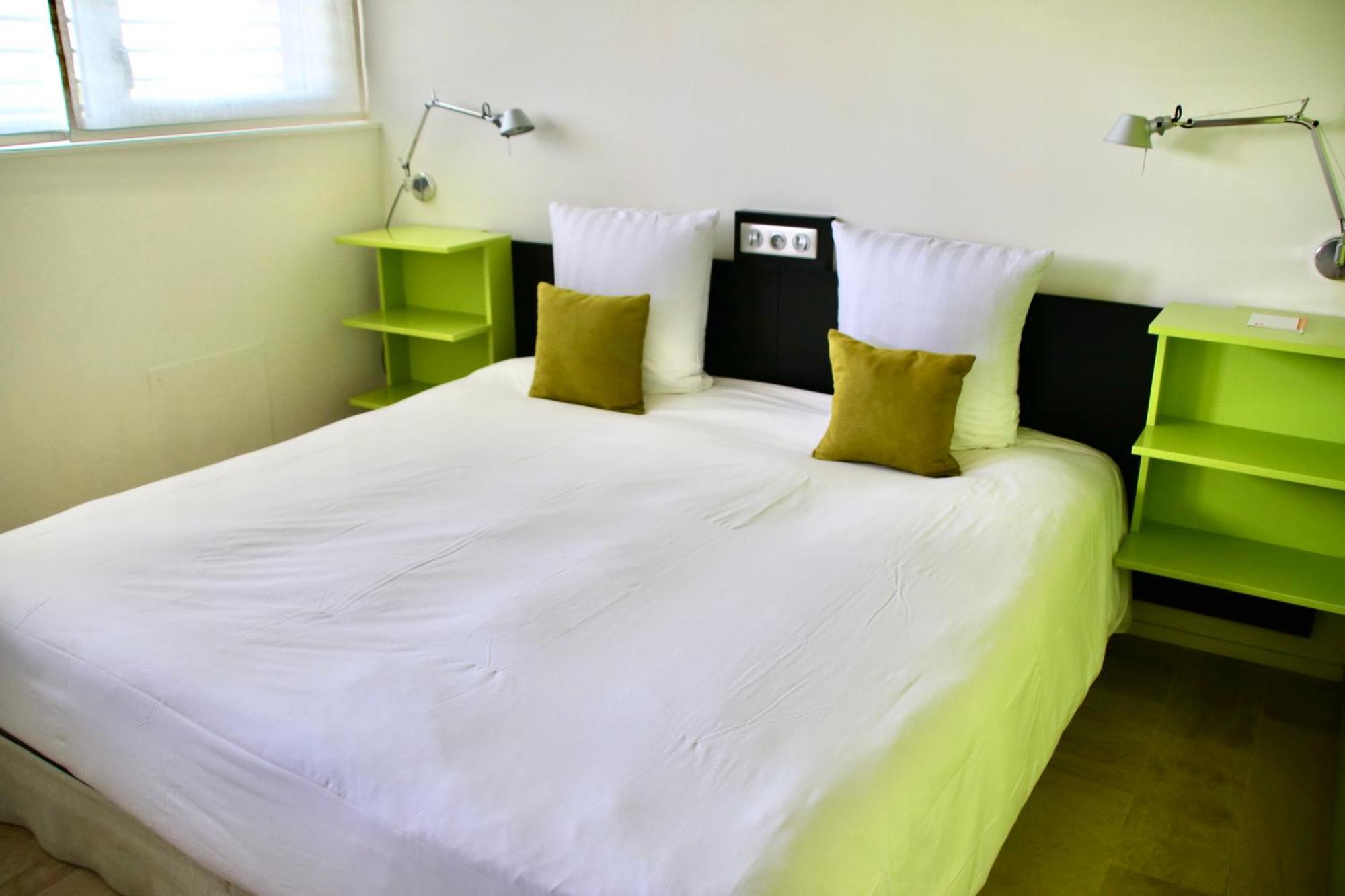 Hotel-Restaurant Le Chateau De Besseuil, Macon Nord - Teritoria Clesse  ภายนอก รูปภาพ