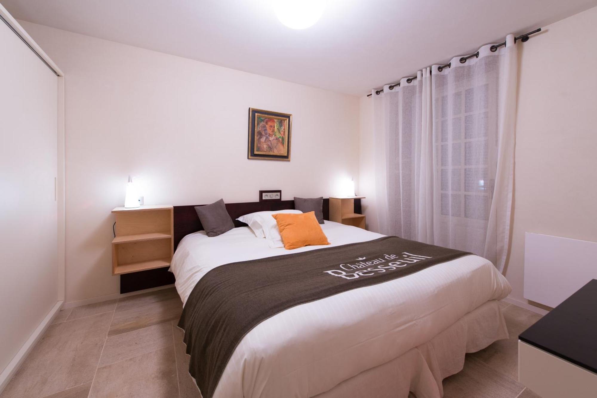 Hotel-Restaurant Le Chateau De Besseuil, Macon Nord - Teritoria Clesse  ภายนอก รูปภาพ