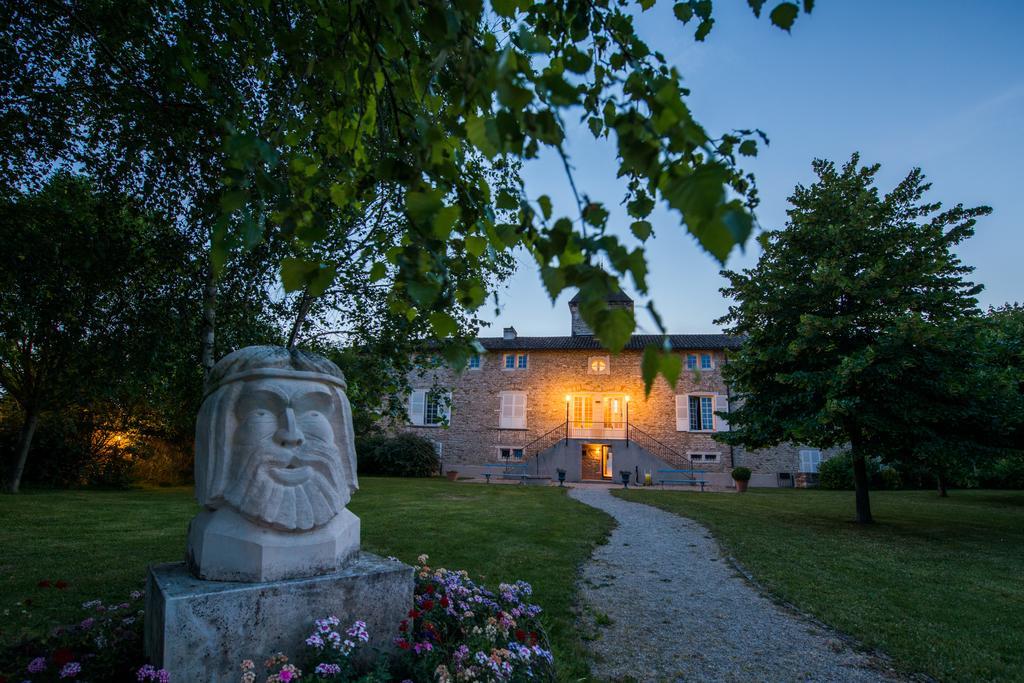 Hotel-Restaurant Le Chateau De Besseuil, Macon Nord - Teritoria Clesse  ภายนอก รูปภาพ