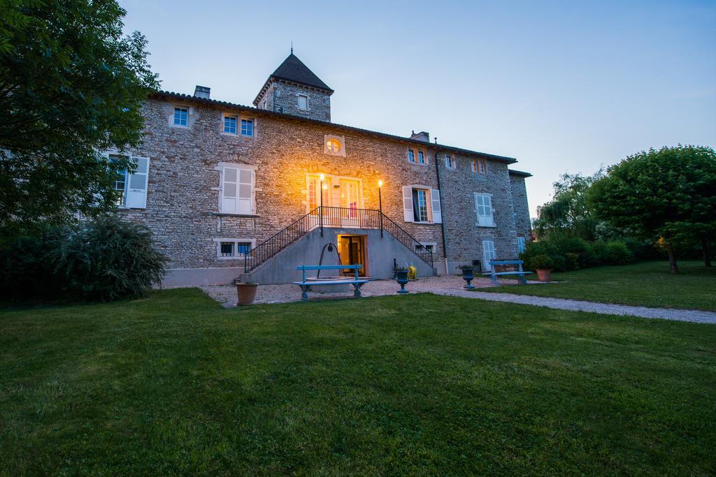 Hotel-Restaurant Le Chateau De Besseuil, Macon Nord - Teritoria Clesse  ภายนอก รูปภาพ