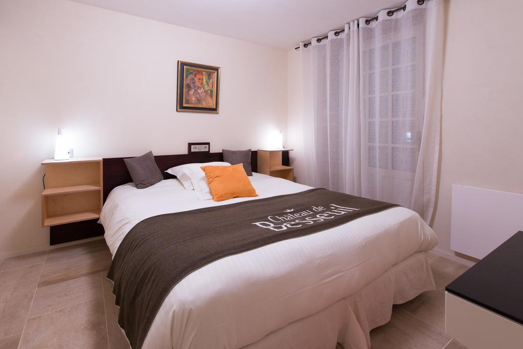 Hotel-Restaurant Le Chateau De Besseuil, Macon Nord - Teritoria Clesse  ภายนอก รูปภาพ